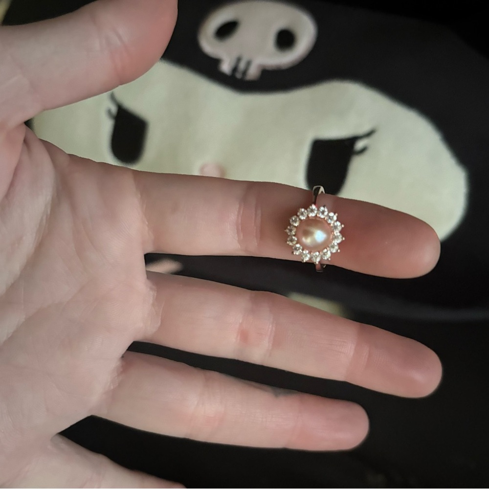 Elegant Pearl and Silver Ring